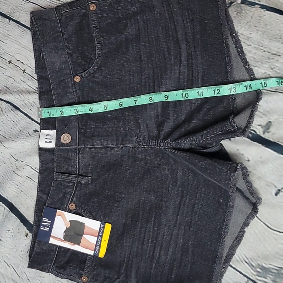 GAP Charcoal Gray Corduroy Shorts with raw hem Size 8 - Picture 7 of 10